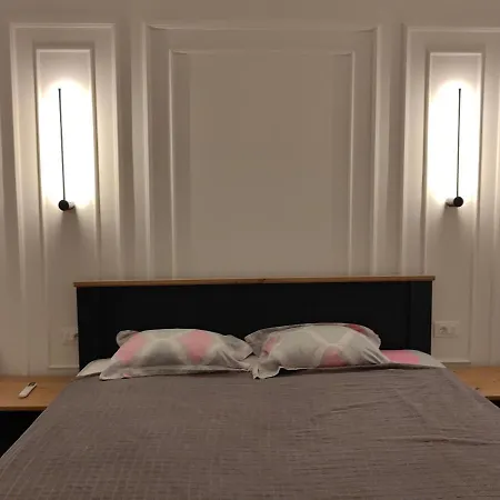 Luxury 2 *