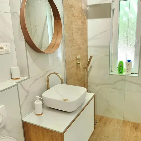 Luxury 2 Podgorica